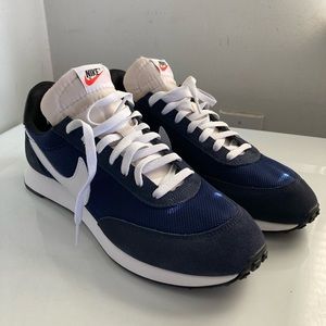 Nike Tailwind 79